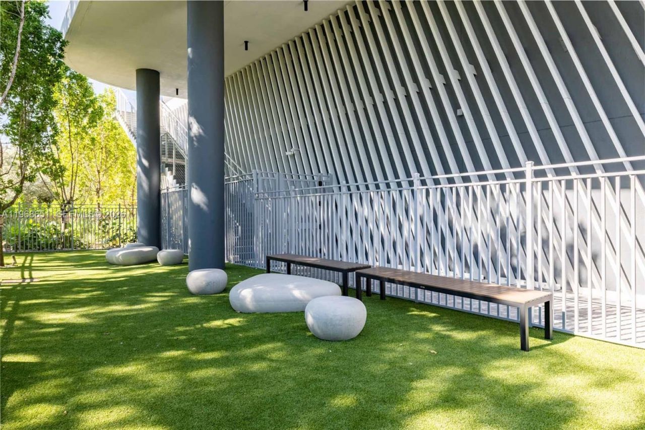 3900 Alton Road, Unit 205, Miami Beach, FL 33140 Photo