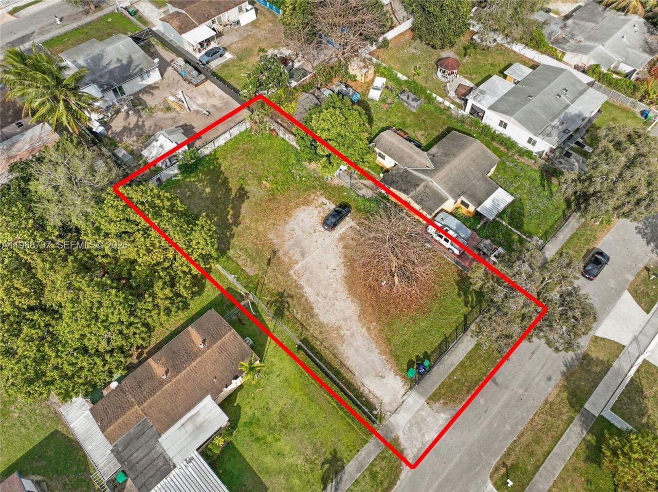 1437 NW 99th St, Miami, FL 33147 Photo