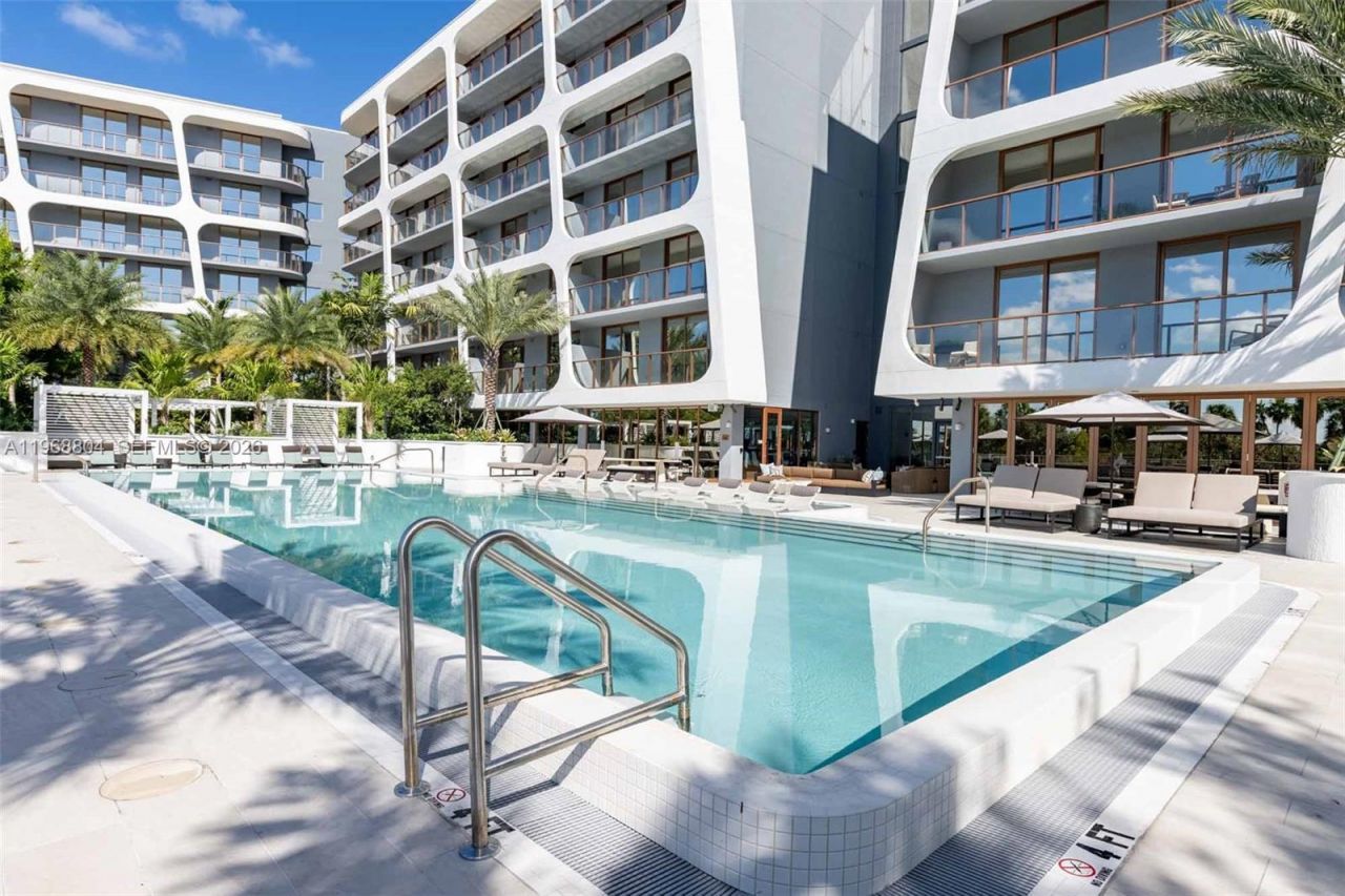 3900 Alton Road, Unit 422, Miami Beach, FL 33140 Photo