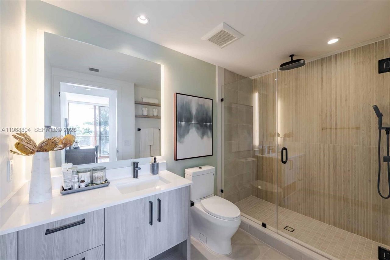 3900 Alton Road, Unit 422, Miami Beach, FL 33140 Photo