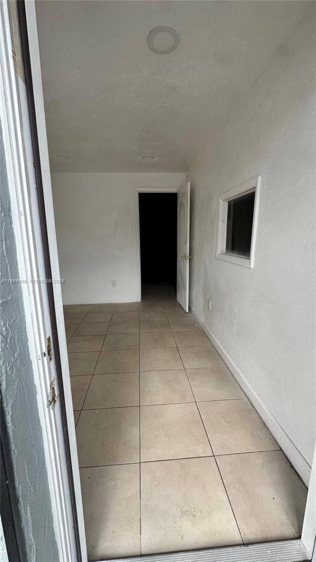 9325 W Okeechobee Rd, Unit 8, Hialeah Gardens, FL 33016 Photo