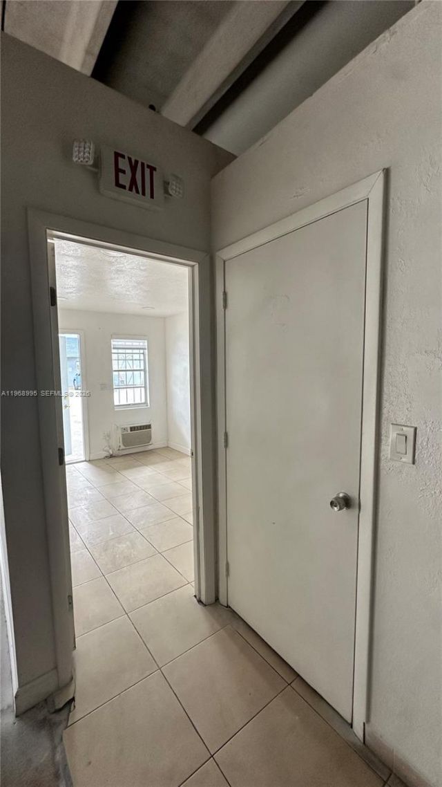 9325 W Okeechobee Rd, Unit 8, Hialeah Gardens, FL 33016 Photo