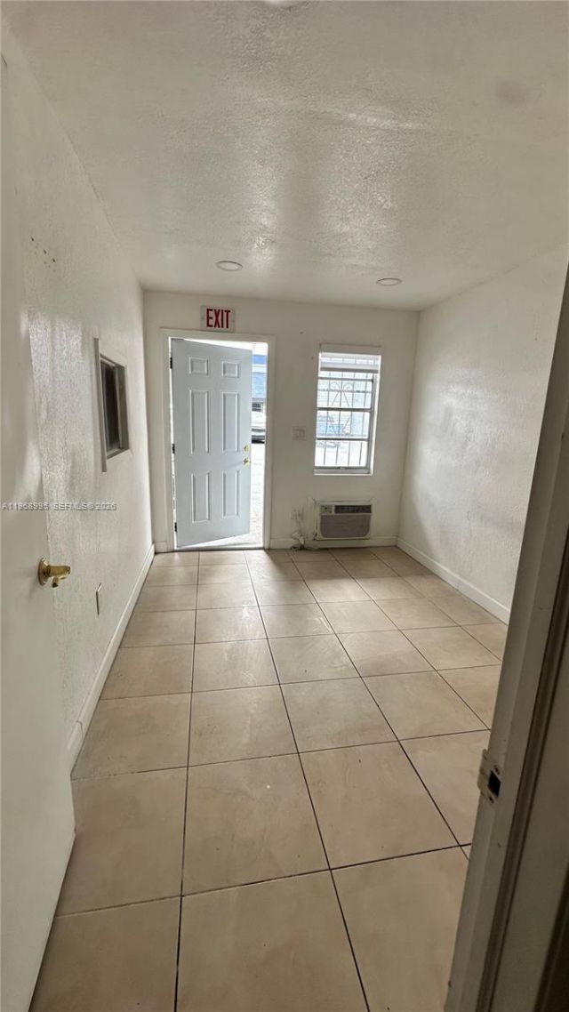 9325 W Okeechobee Rd, Unit 8, Hialeah Gardens, FL 33016 Photo