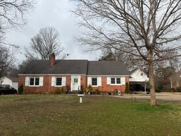 165 N Brooks, Pontotoc, MS 38863