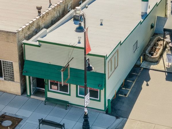 6737 Roosevelt Road, Berwyn, IL 60402