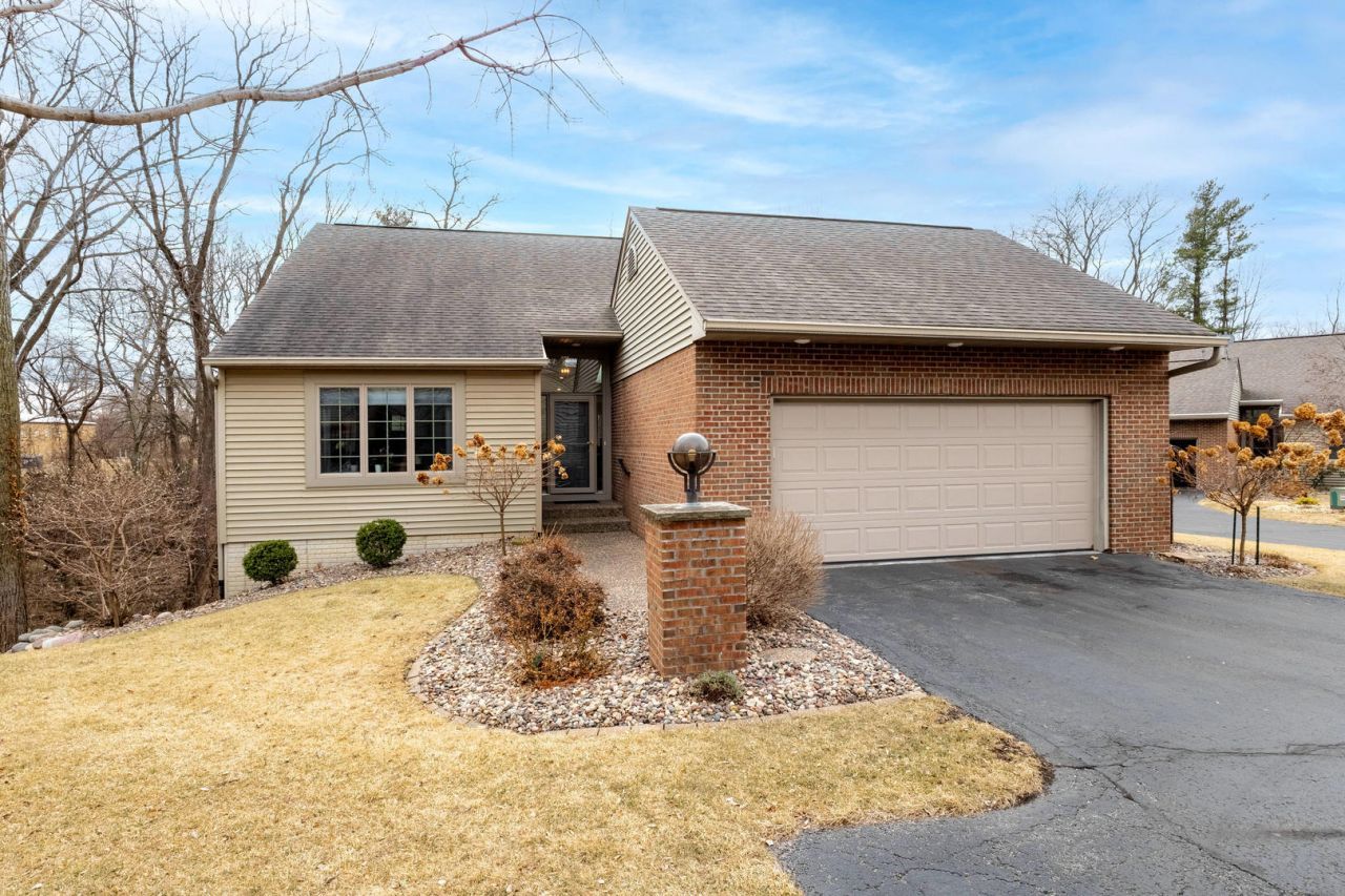 2140 31st Avenue, Rock Island, IL 61201 Main Photo