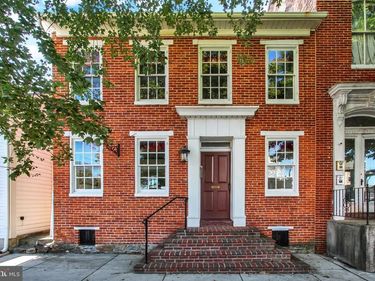 209 BROADWAY, HANOVER, PA 17331