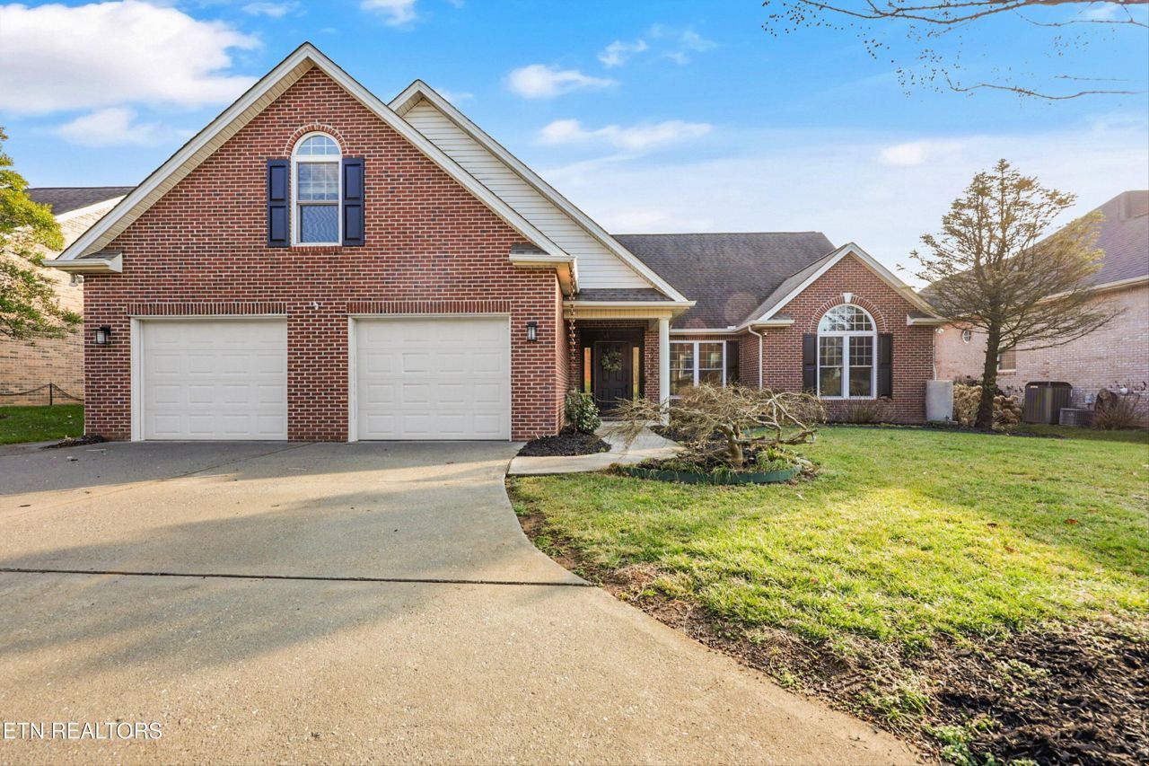 9434 Hickory Knoll Lane, Knoxville, TN 37931 Main Photo