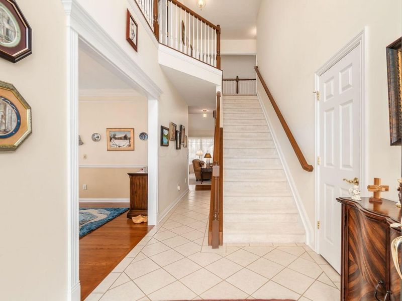 5754 Lake Forest Way, Westerville, OH 43082 Photo 3