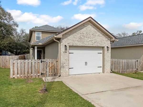 61A 9th Avenue, Shalimar, FL 32579