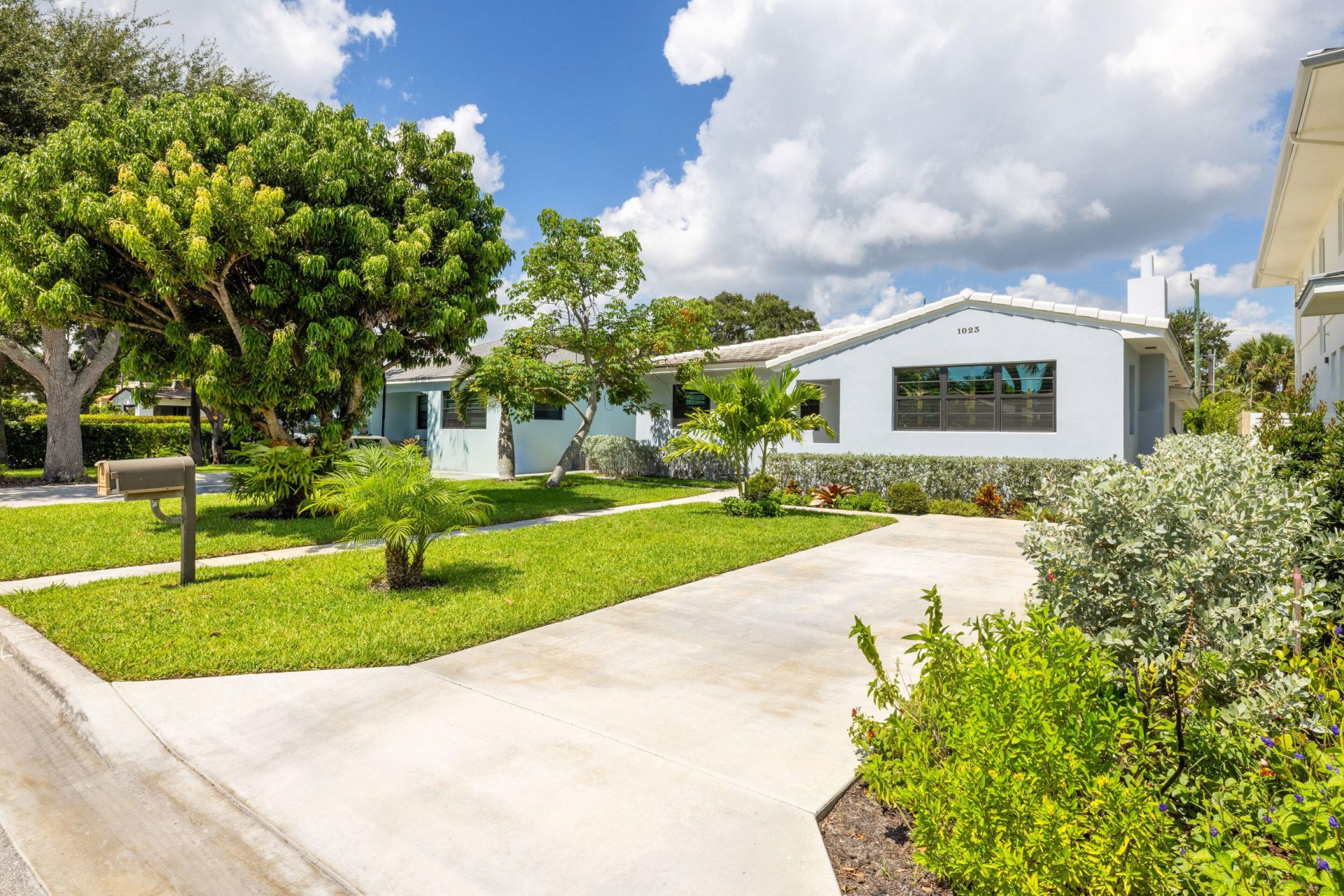 1023 S Palmway, Lake Worth Beach, FL 33460 Photo