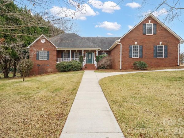 10 Iswa Drive, Taylorsville, NC 28681