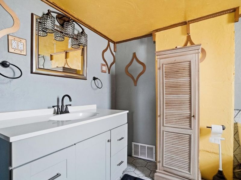 300 Dunbarton Road , Columbus, OH 43230 Photo 34