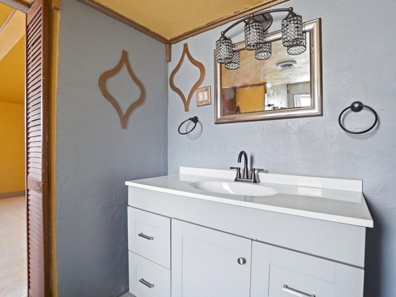 300 Dunbarton Road , Columbus, OH 43230 Photo 35