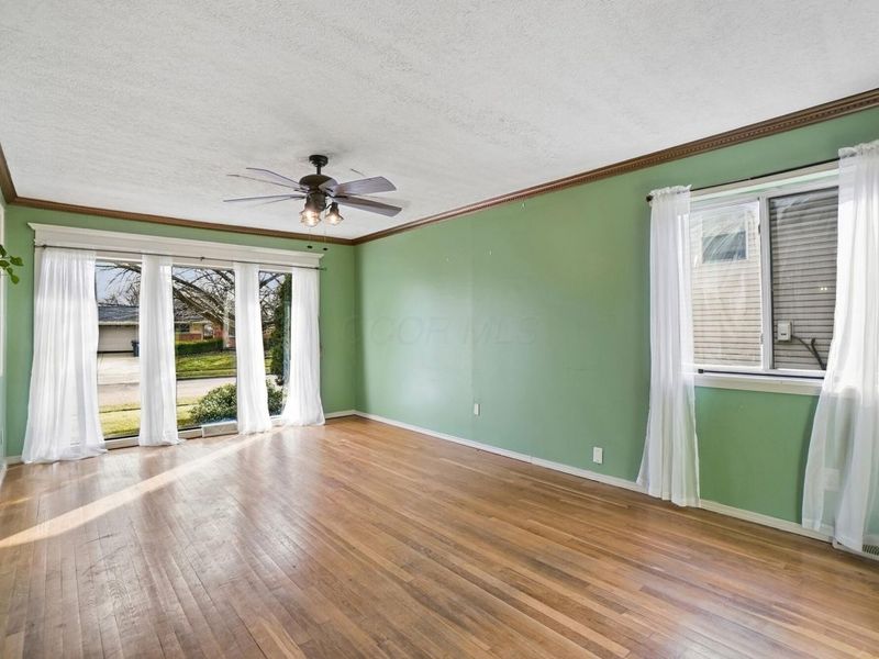 300 Dunbarton Road , Columbus, OH 43230 Photo 4