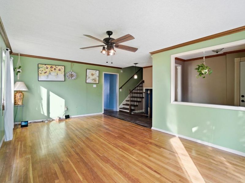 300 Dunbarton Road , Columbus, OH 43230 Photo 5