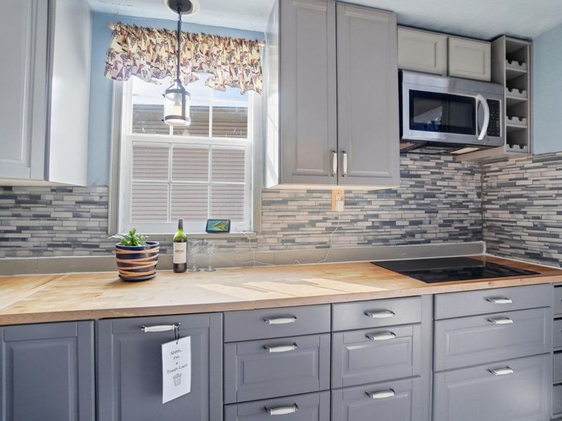 300 Dunbarton Road , Columbus, OH 43230 Photo 8