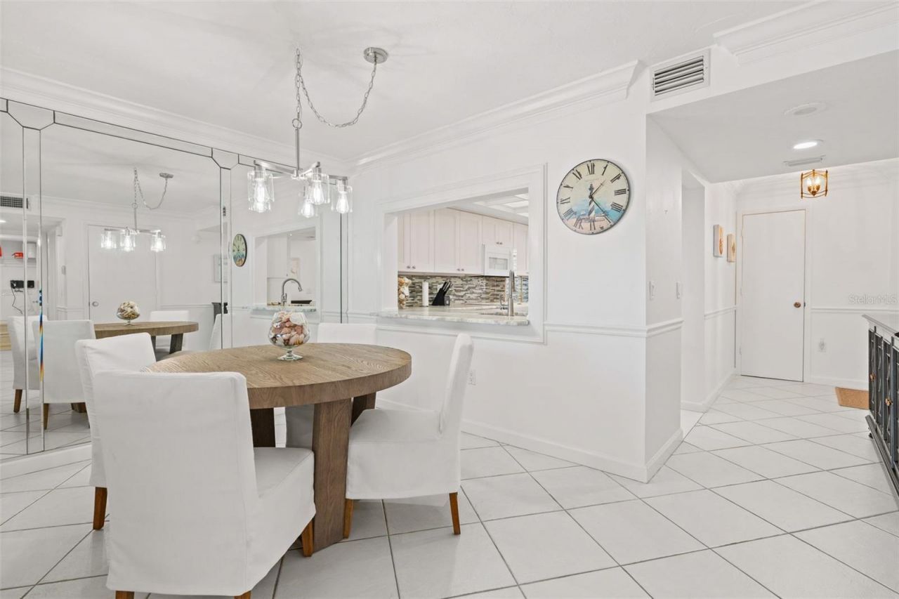 5880 Midnight Pass Road, Unit 605, Sarasota, FL 34242 Photo