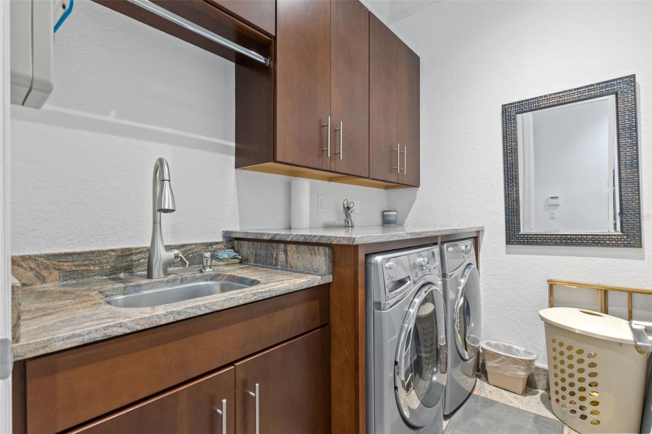 530 N Mac Ewen Drive, Osprey, FL 34229 Photo