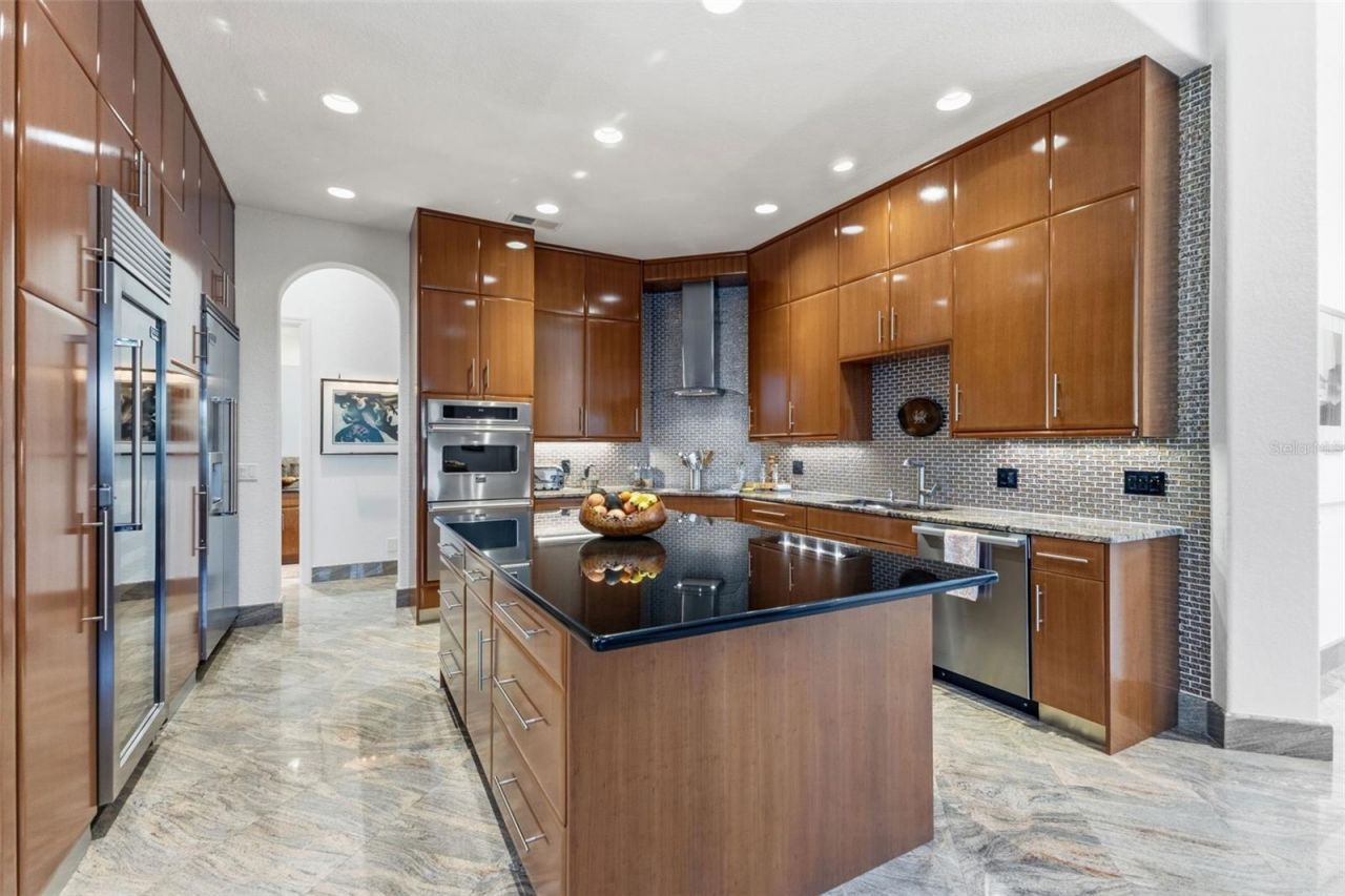 530 N Mac Ewen Drive, Osprey, FL 34229 Photo