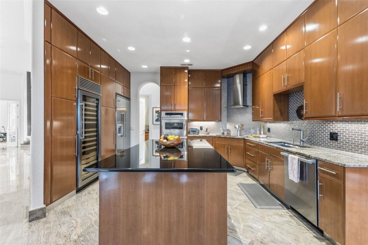 530 N Mac Ewen Drive, Osprey, FL 34229 Photo