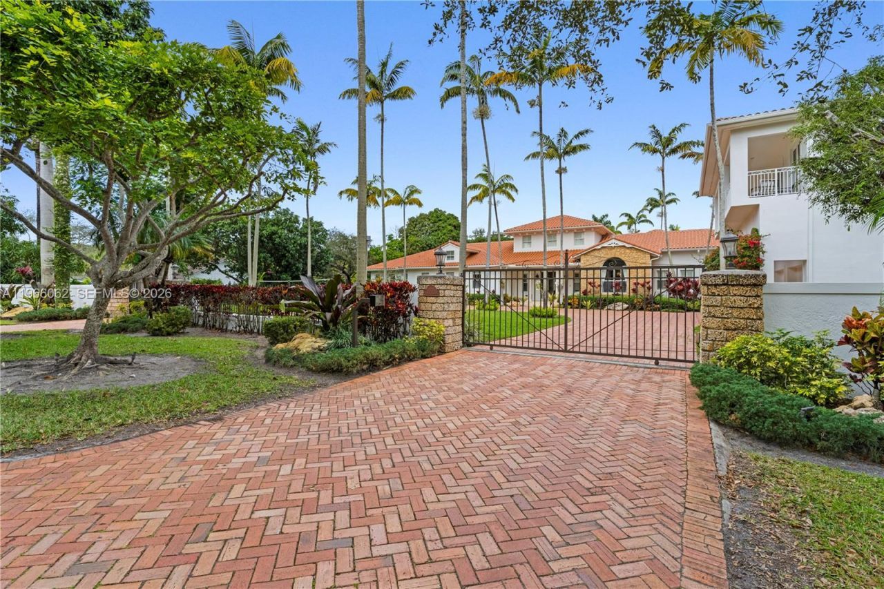 6235 Rolling Road Dr, Pinecrest, FL 33156 Photo