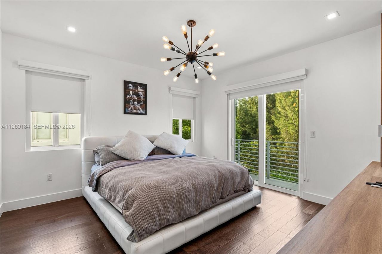 10373 NW 68th Ter, Doral, FL 33178 Photo