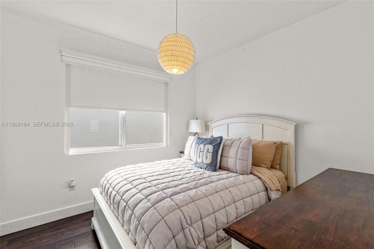 10373 NW 68th Ter, Doral, FL 33178 Photo