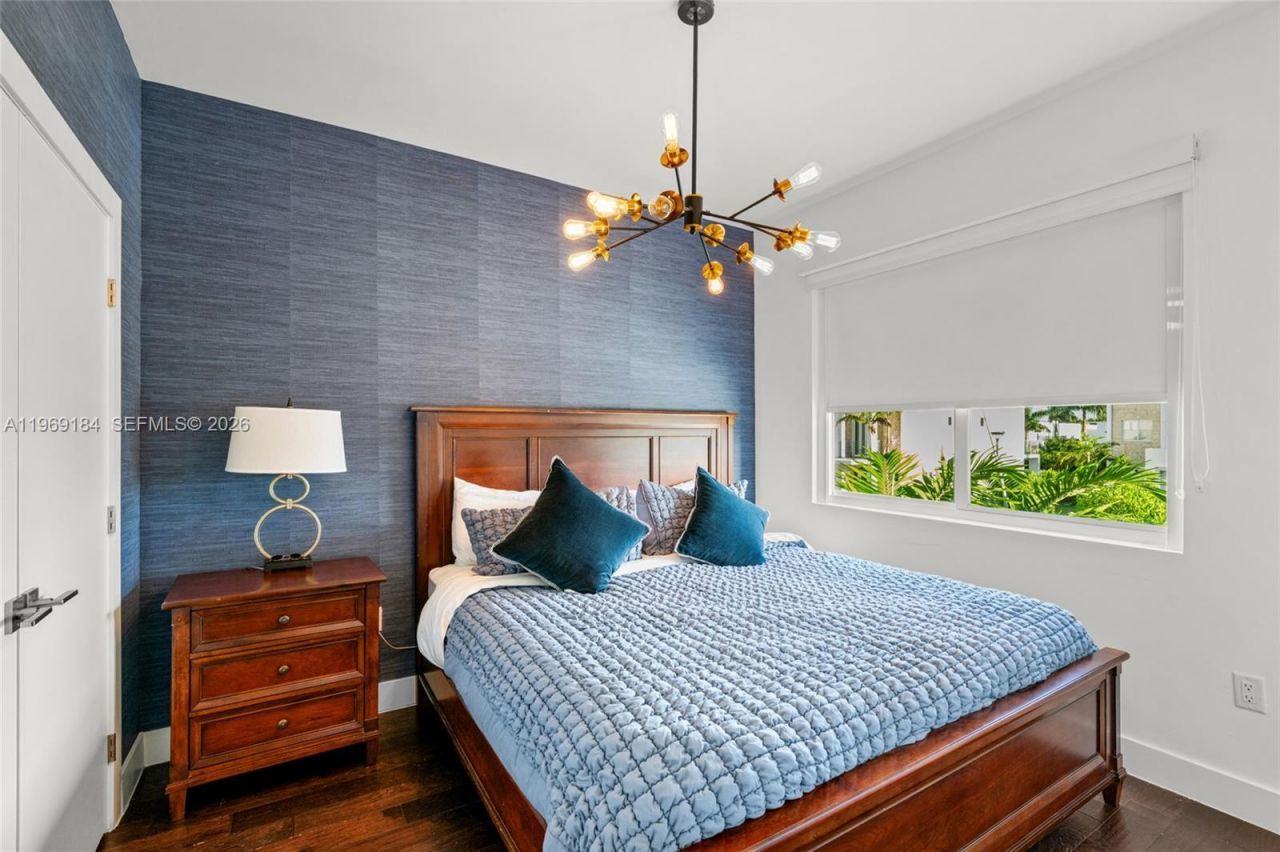 10373 NW 68th Ter, Doral, FL 33178 Photo