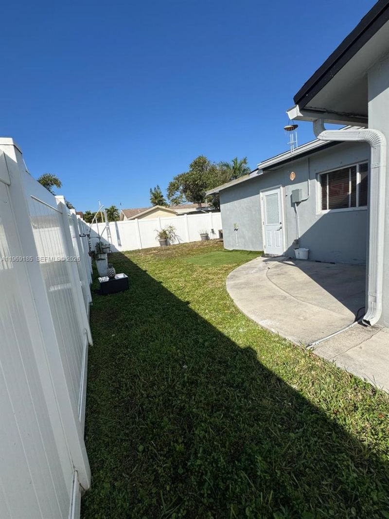 8201 NW 105th Ave , Tamarac, FL 33321 Photo