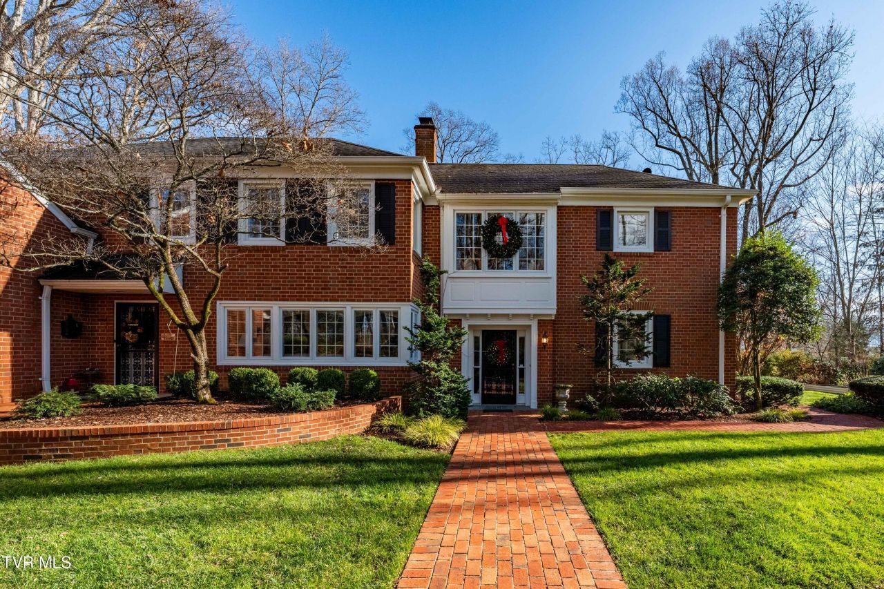 5 Llewellyn Wood, Johnson City, TN 37601 Main Photo