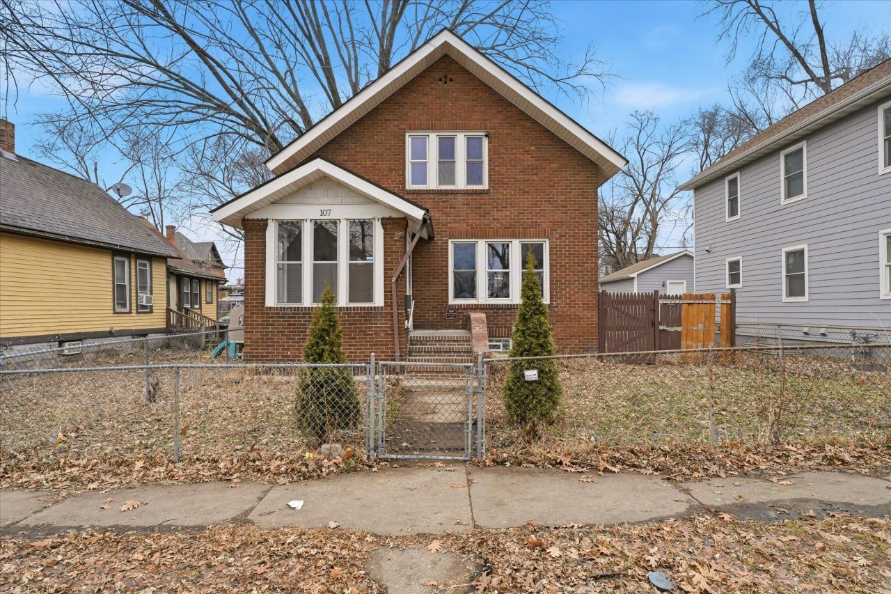 107 Winnipeg Avenue, Saint Paul, MN 55117 Main Photo