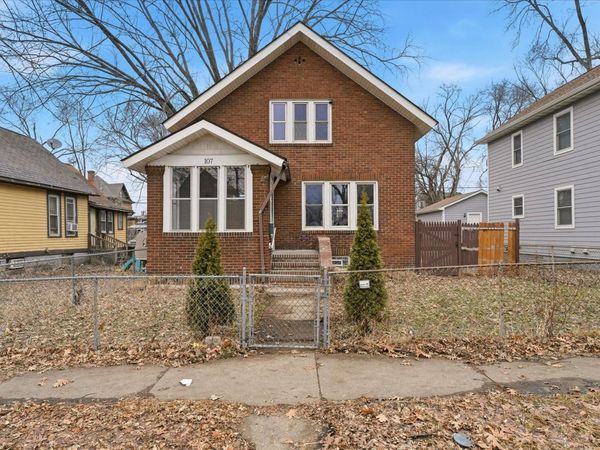 107 Winnipeg Avenue, Saint Paul, MN 55117