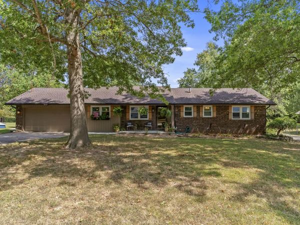 5382 N Lakewood Drive , Springfield, MO 65803