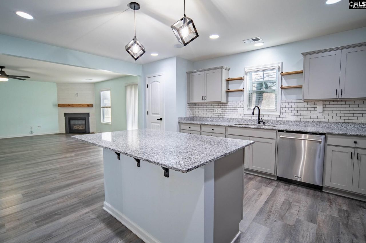 2025 Barnhart Drive  Photo 10