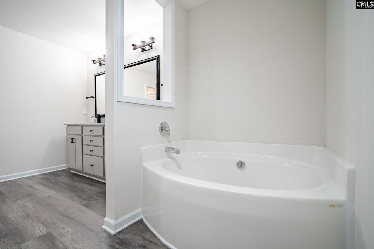 2025 Barnhart Drive  Photo 27