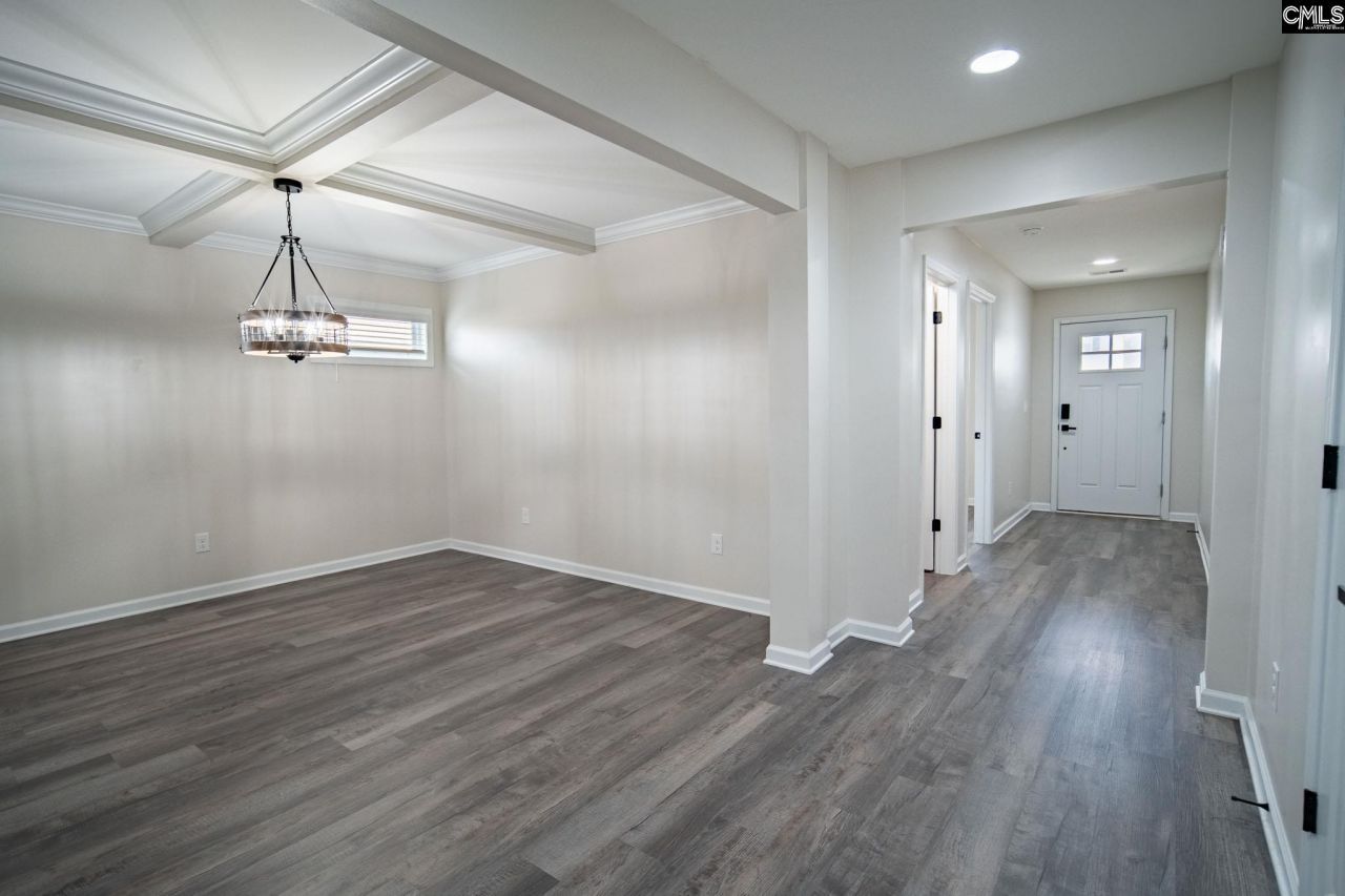 2025 Barnhart Drive  Photo 4