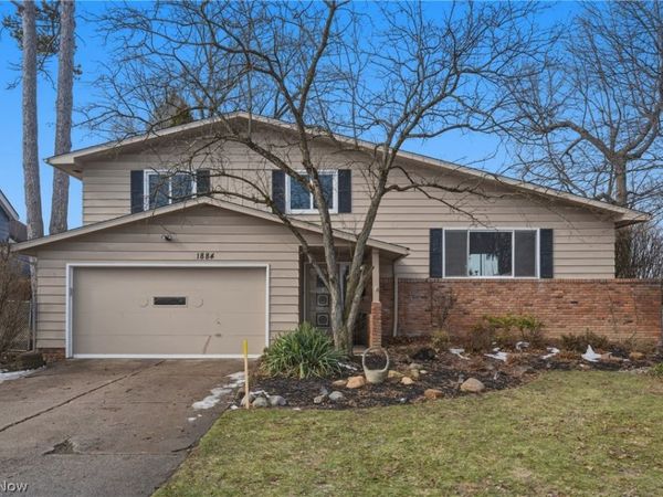 1884 Brainard Road, Lyndhurst, OH 44124