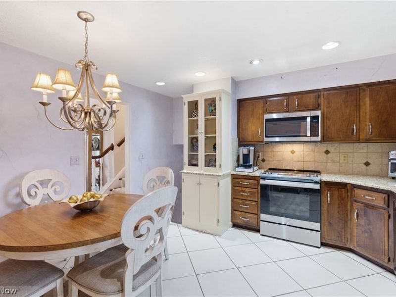 1884 Brainard Road, Lyndhurst, OH 44124 Photo 11