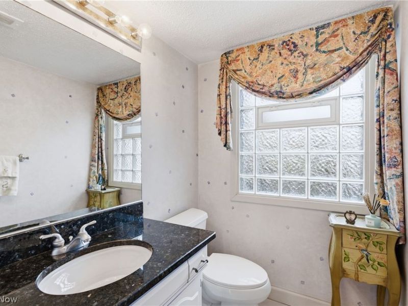 1884 Brainard Road, Lyndhurst, OH 44124 Photo 14