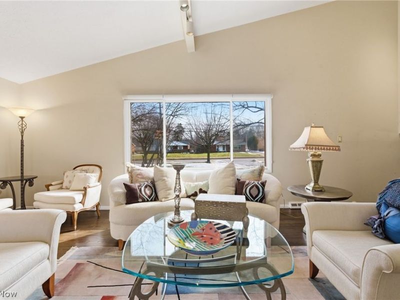 1884 Brainard Road, Lyndhurst, OH 44124 Photo 5