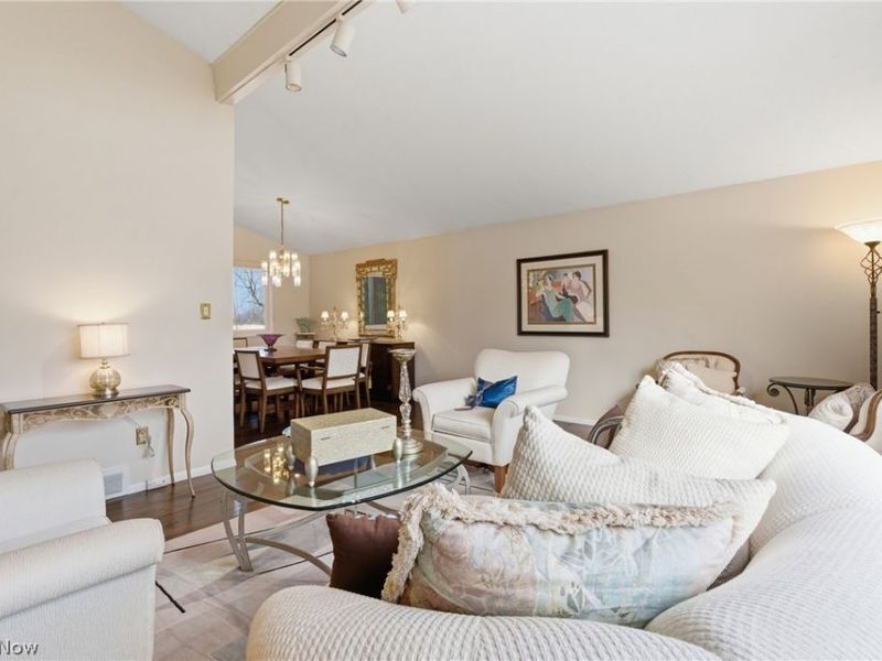 1884 Brainard Road, Lyndhurst, OH 44124 Photo 6