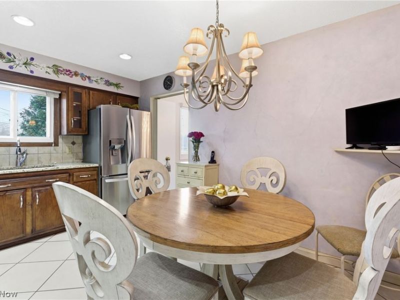 1884 Brainard Road, Lyndhurst, OH 44124 Photo 9