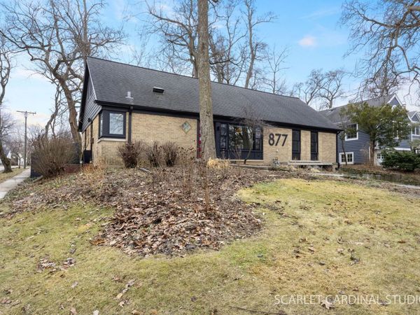 877 Crescent Boulevard, Glen Ellyn, IL 60137