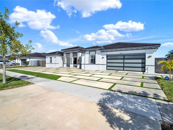 19059 SW 134th Ct, Miami, FL 33177
