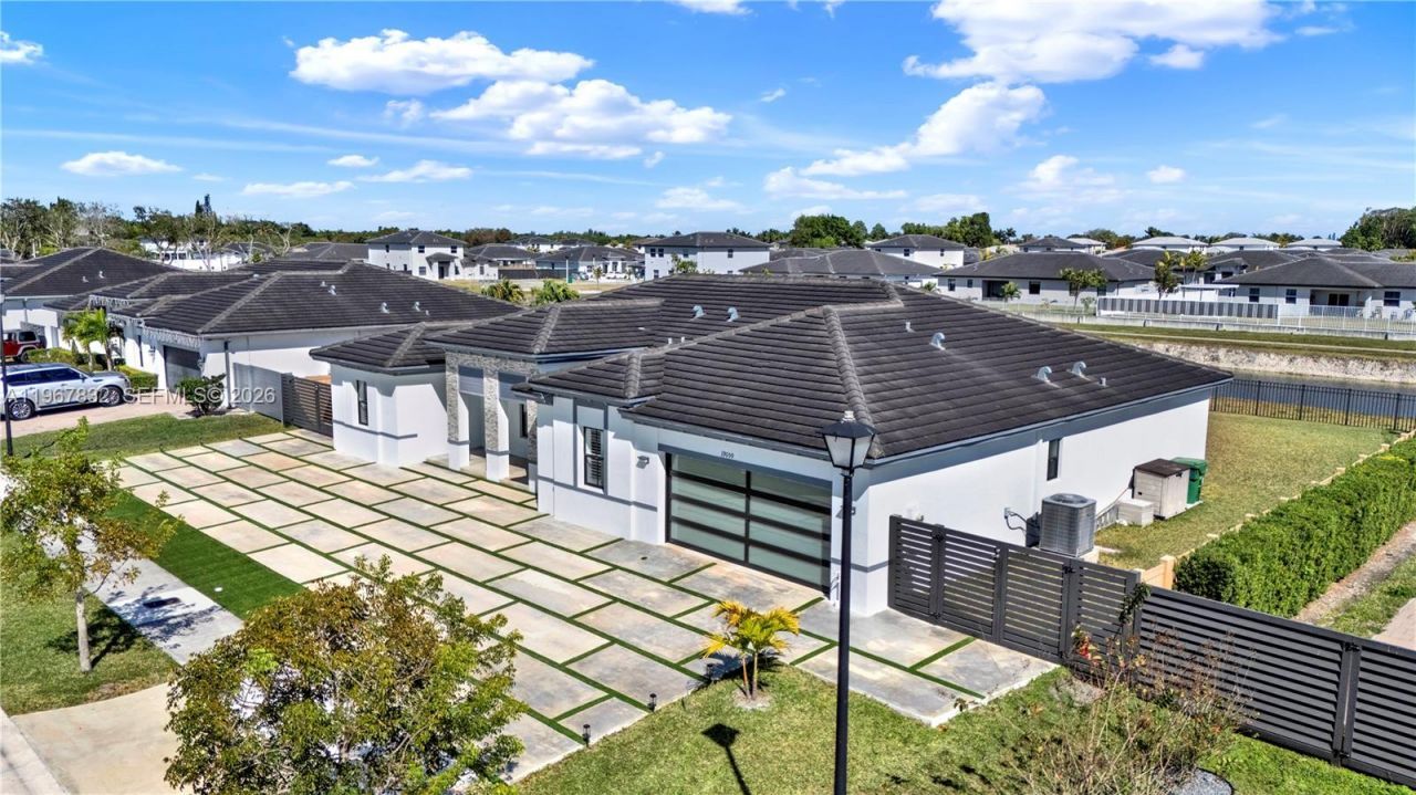 19059 SW 134th Ct, Miami, FL 33177 Photo