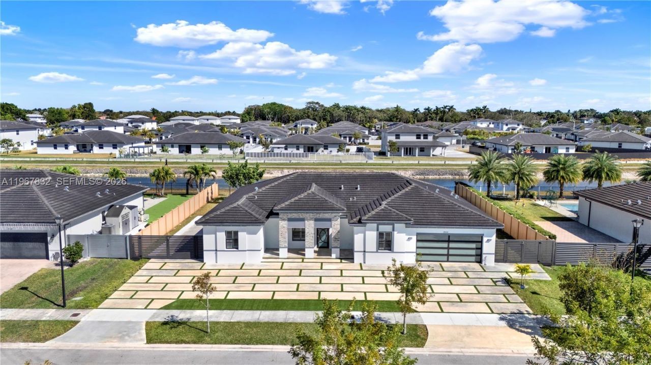 19059 SW 134th Ct, Miami, FL 33177 Photo