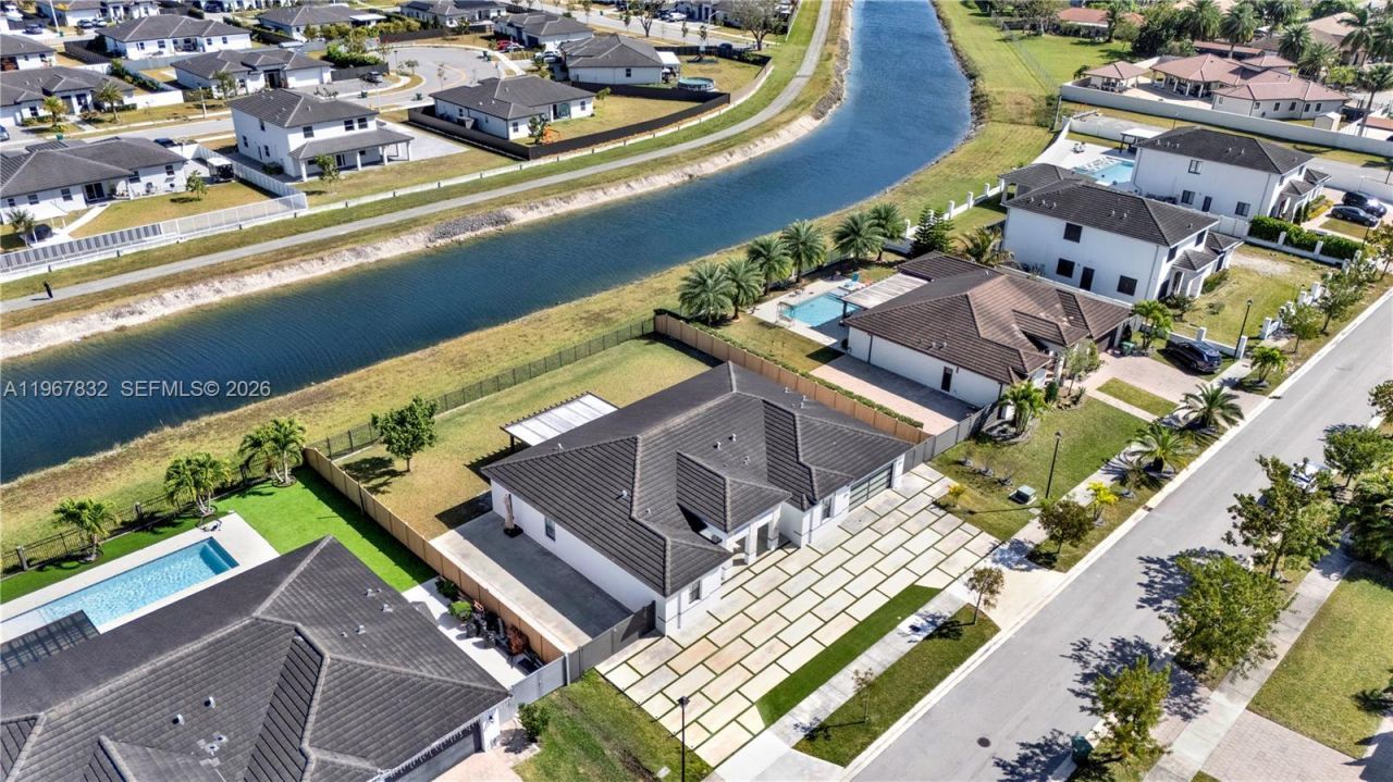 19059 SW 134th Ct, Miami, FL 33177 Photo