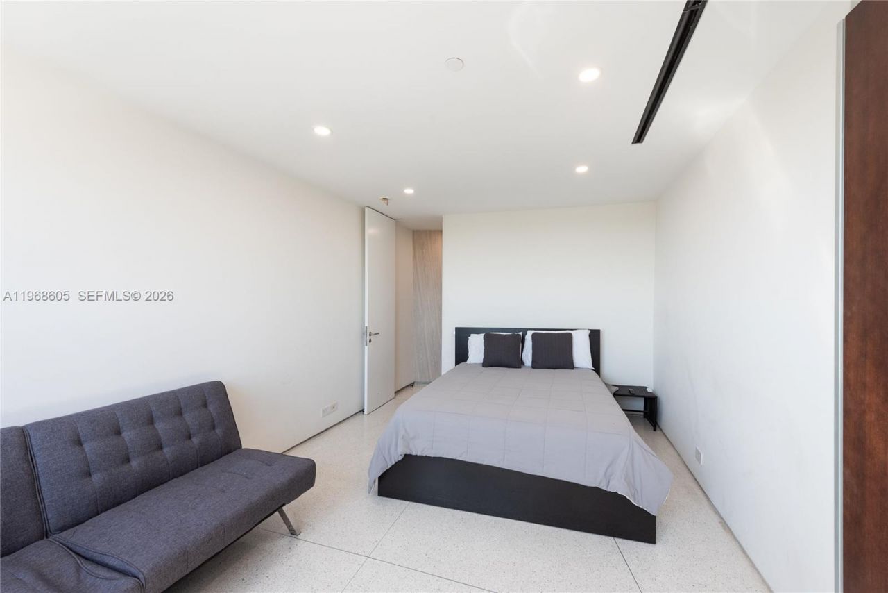 151 Crandon Blvd, Unit 939, Key Biscayne, FL 33149 Photo