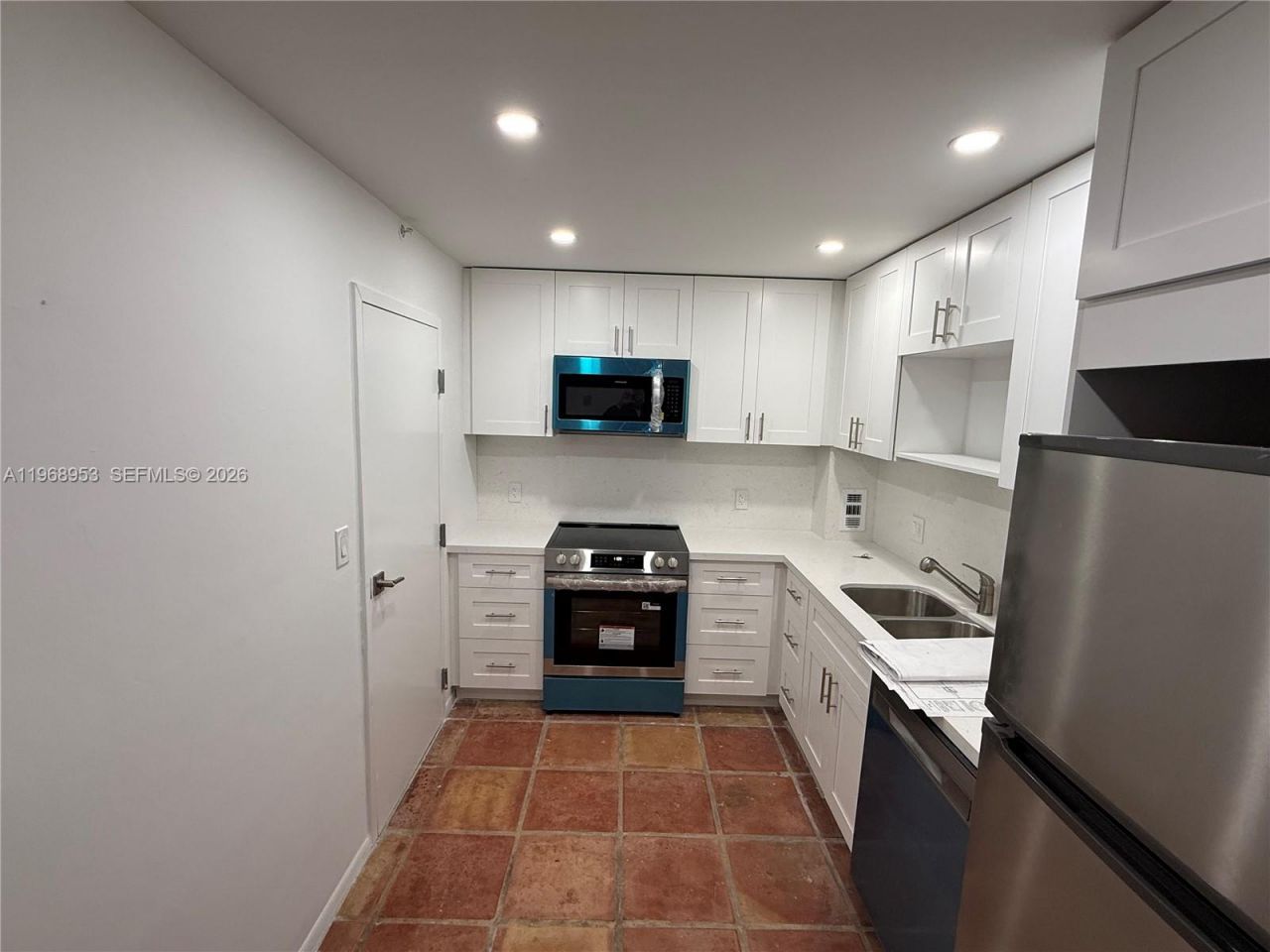 90 Edgewater Dr, Unit 1016, Coral Gables, FL 33133 Photo